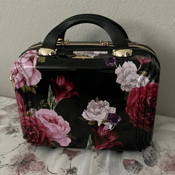 Pink Triforce Travel Beauty Case Amazon Triforce Triforce Luggage